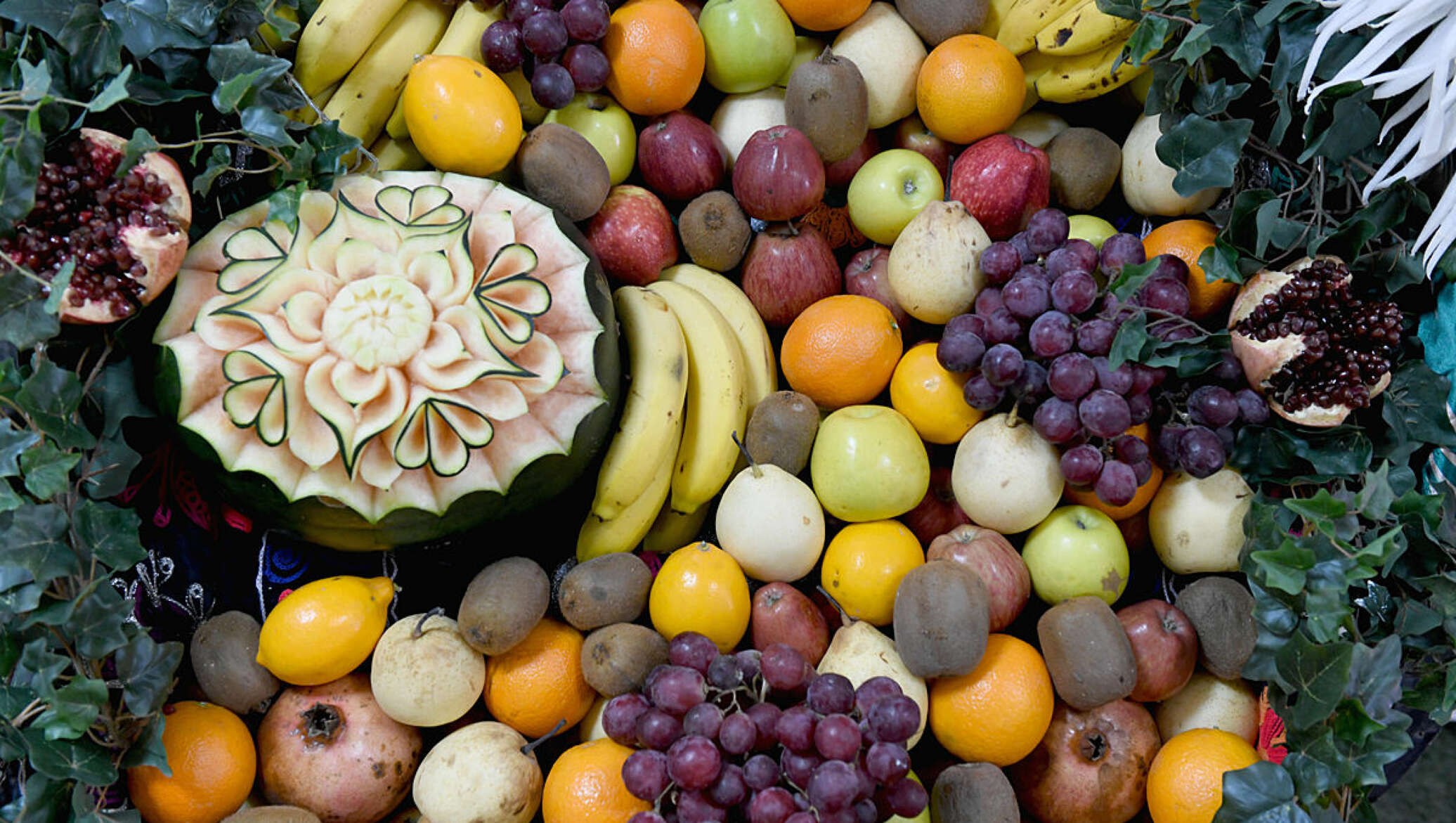 Какие фрукты в узбекистане. Узбекские фрукты. Узбекские фрукты и овощи. Фрукты из Узбекистана. Овощи фрукты из Узбекистана.