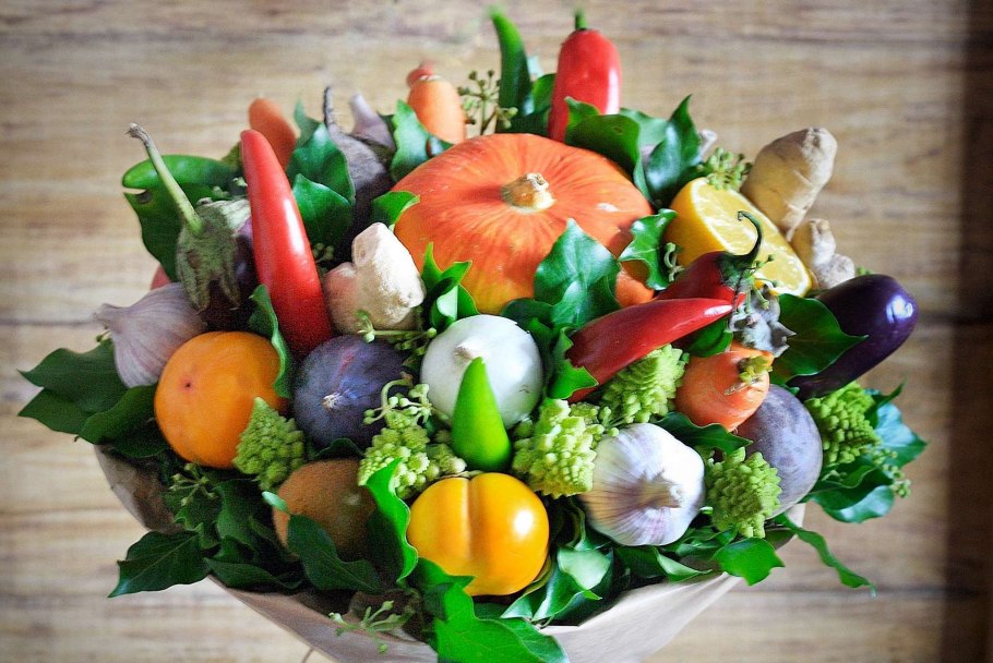 Букет из зелени и овощей