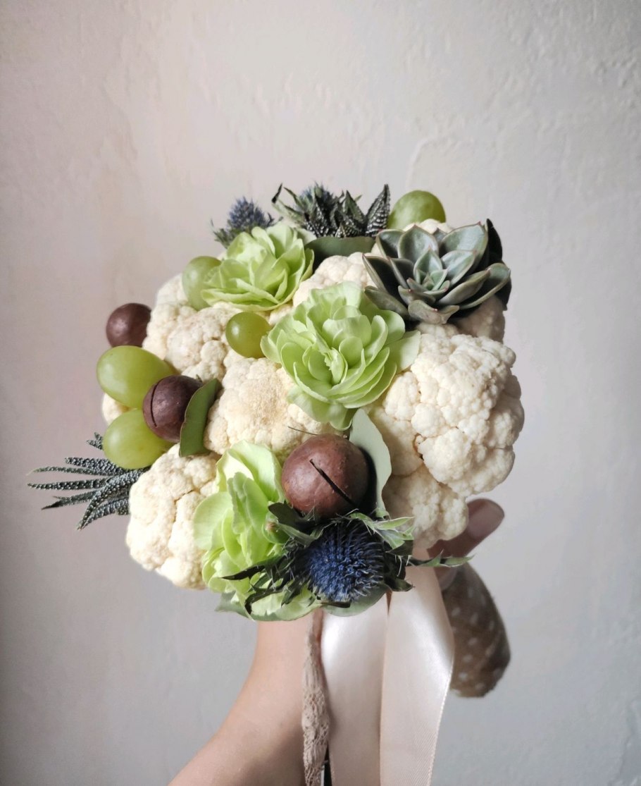 Из первых овощей букет