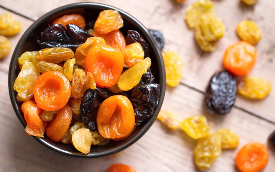 Изюм курага чернослив финики инжир