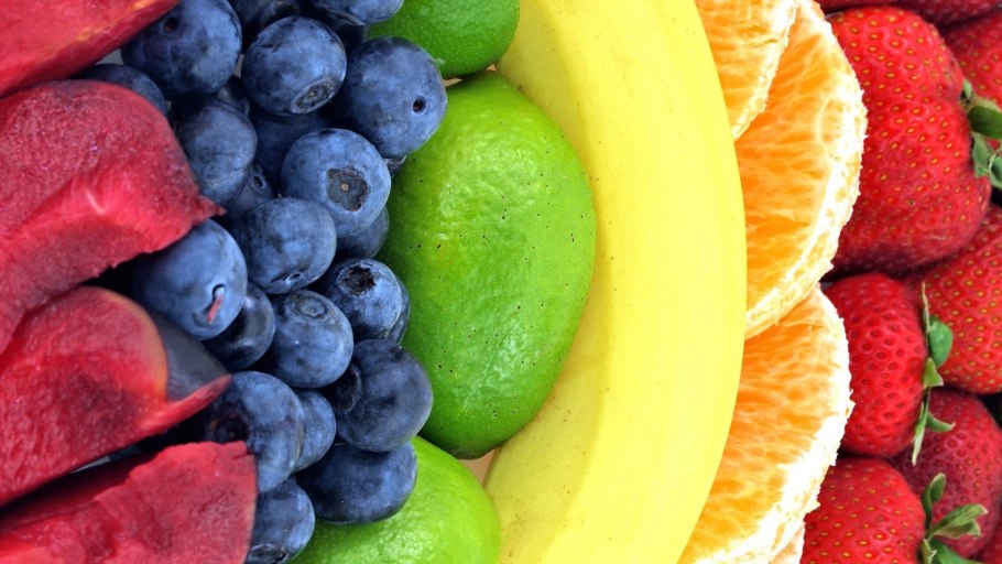 Яркие сочные фрукты