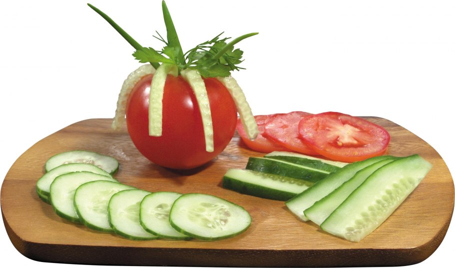 Нарезанные овощи на прозрачном фоне