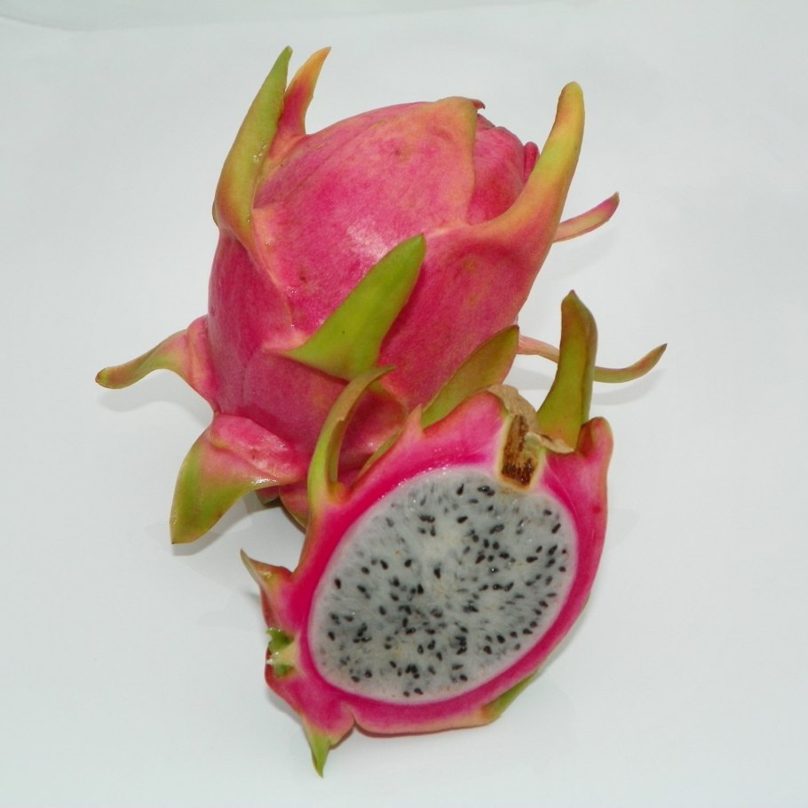 Драконий фрукт красный