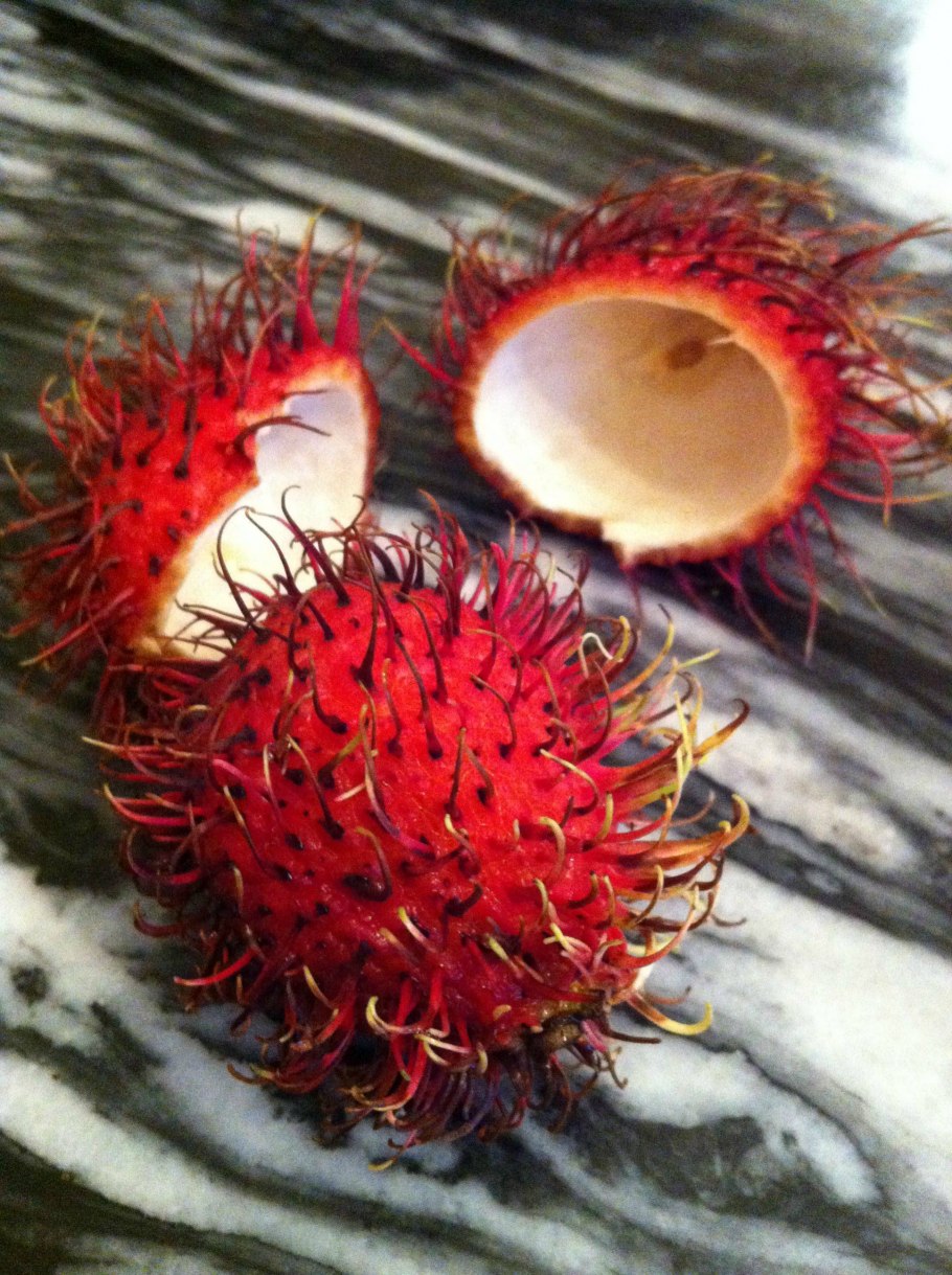 Экзотический фрукт дуриан