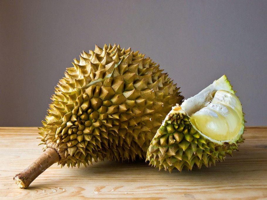 Фрукт с пупырышками