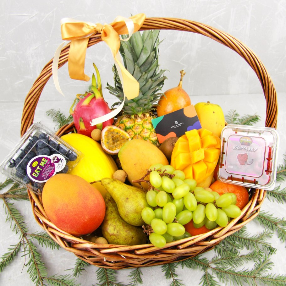 Корзина экзотических фруктов