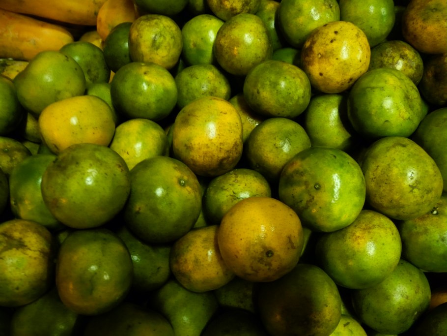 Зеленый кислый цитрус