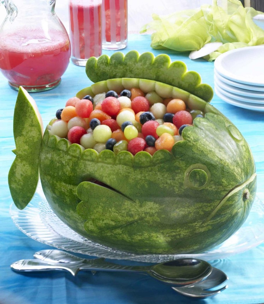 Корзинка из арбуза