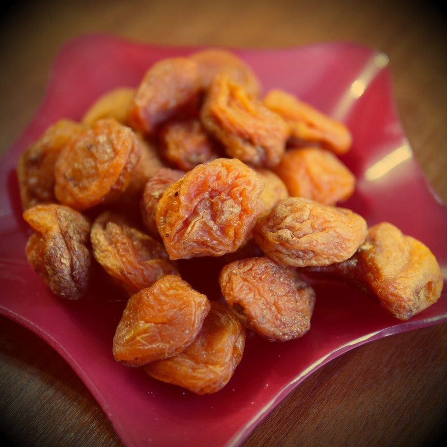 Абрикос ахджанабад