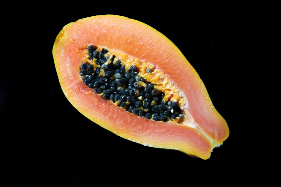 Груша плод в форме лампочки