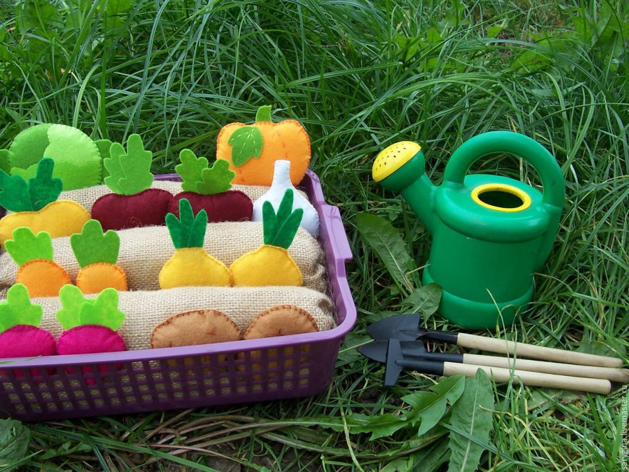 Женщина в огороде