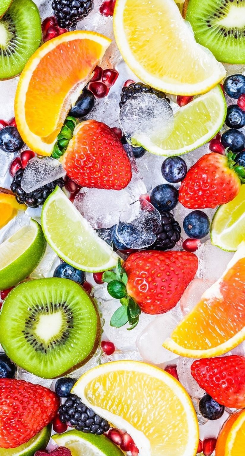 Красивые яркие фрукты