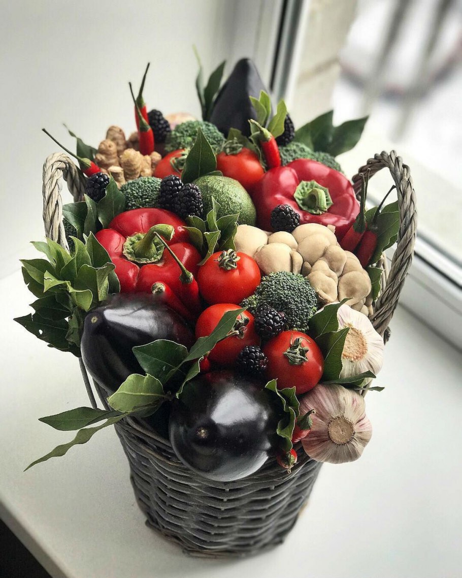 Фруктово овощной букет