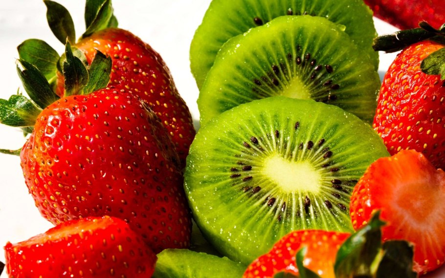 Красивые сочные фрукты