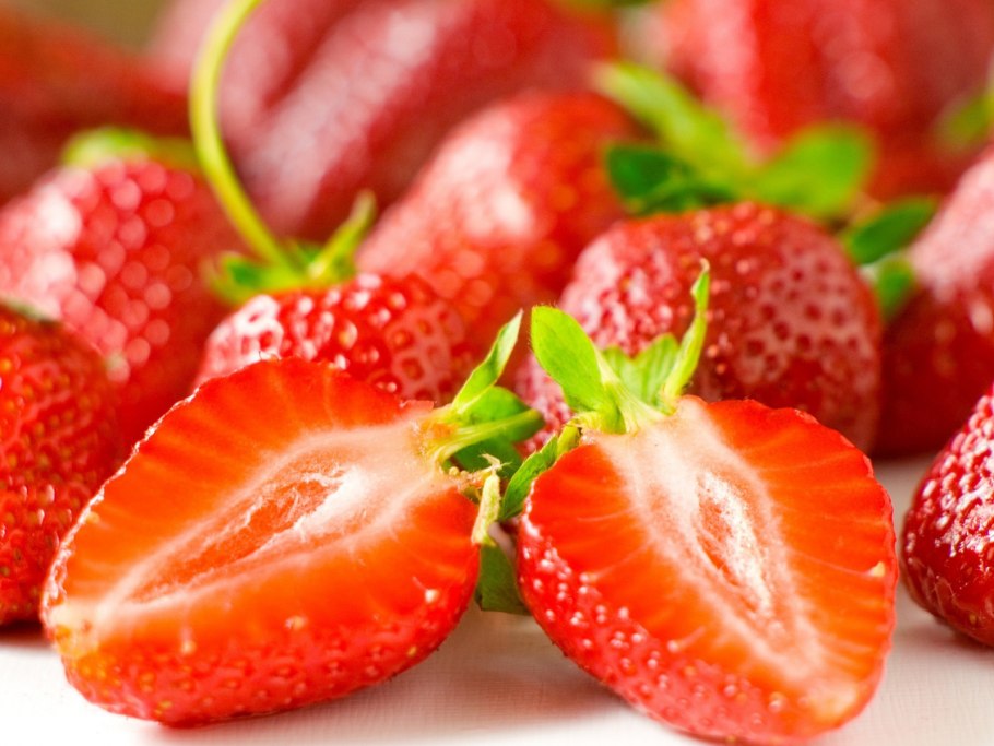 Красивые сочные фрукты