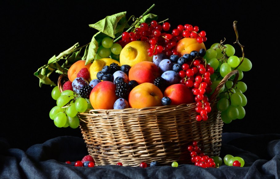 Натюрморт с фруктами