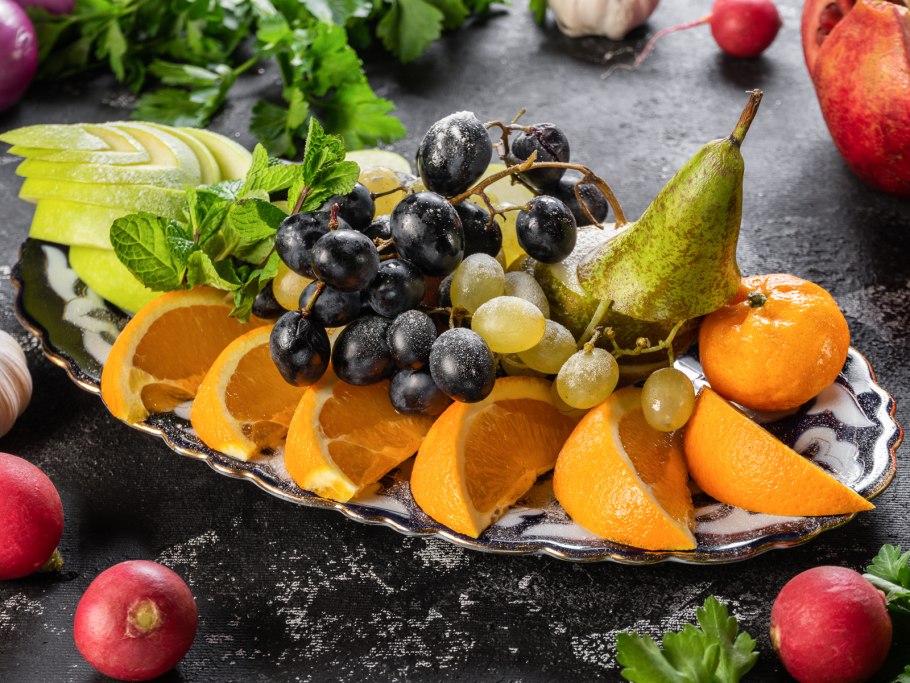 Фруктовая тарелка с мандаринами