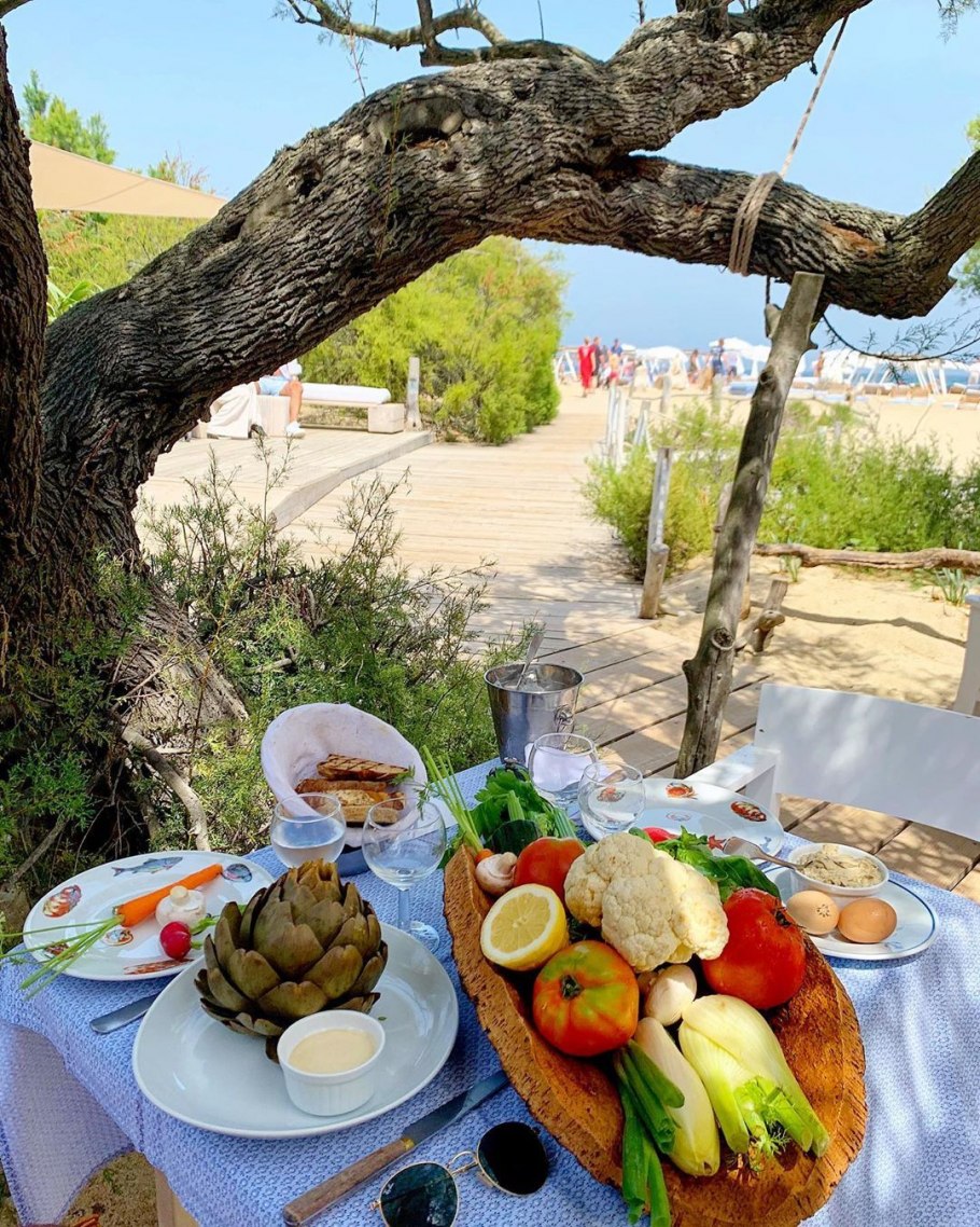 Фрукты на столе природа