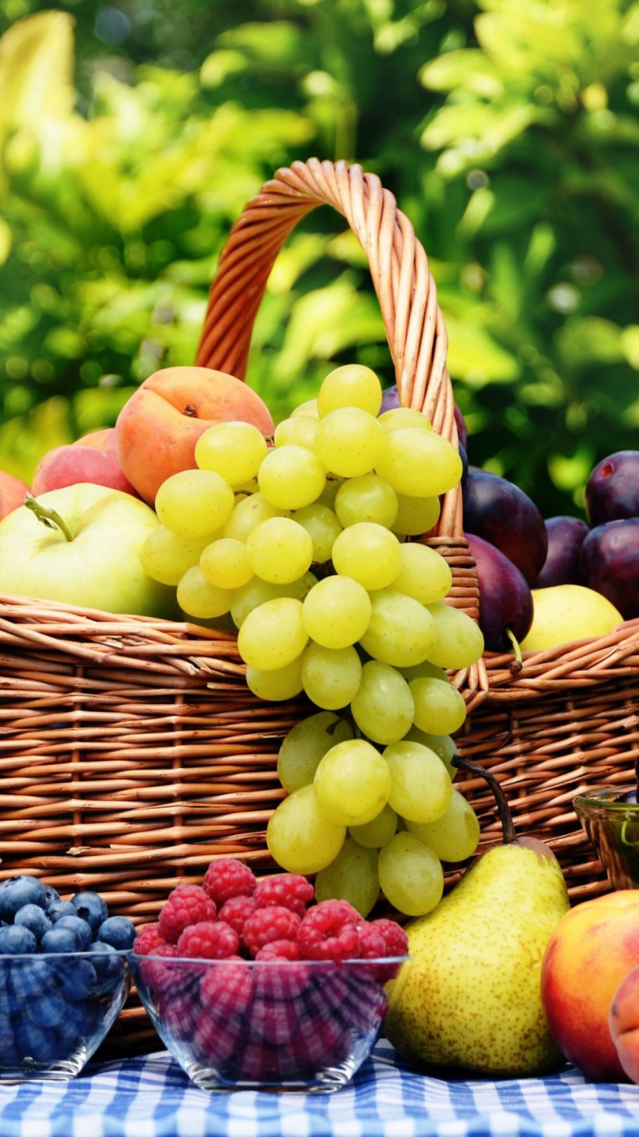 Фрукты и ягоды