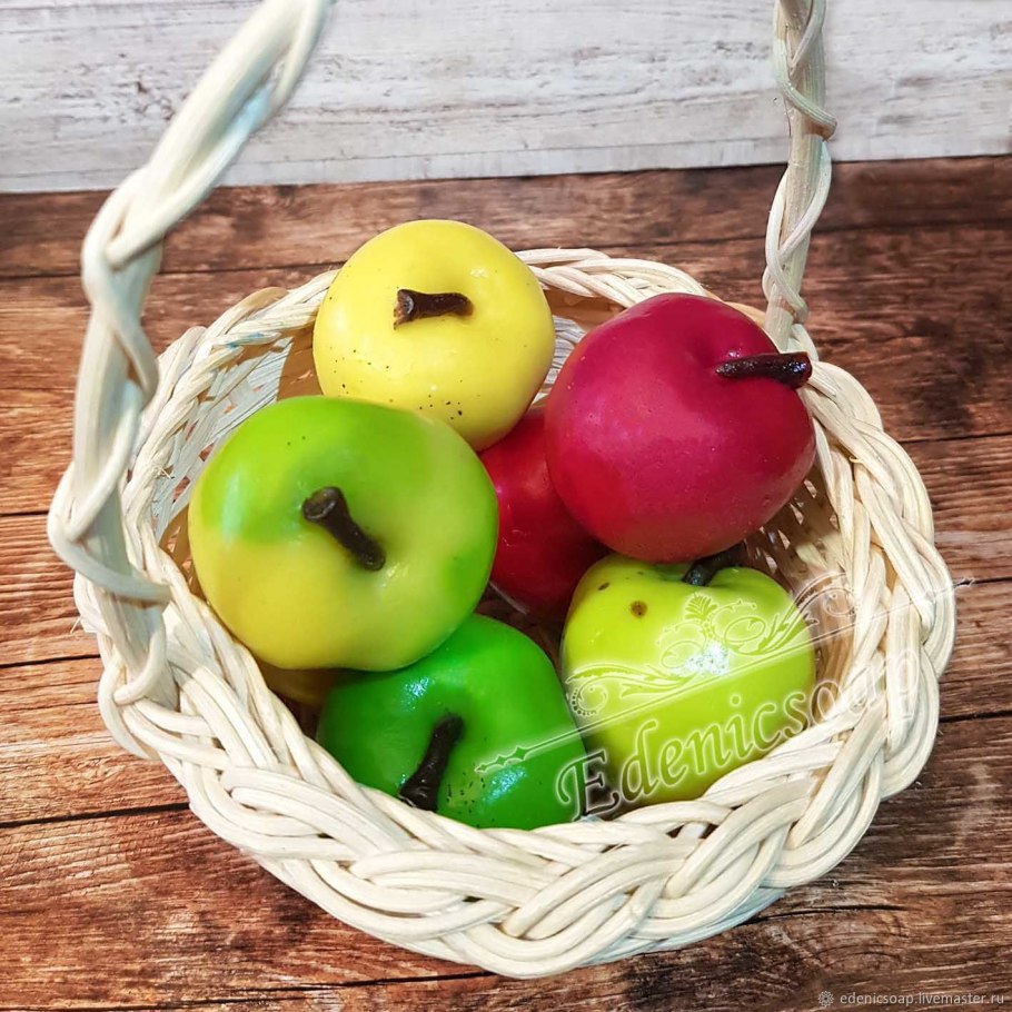 Черемное фрукт и райское яблоко