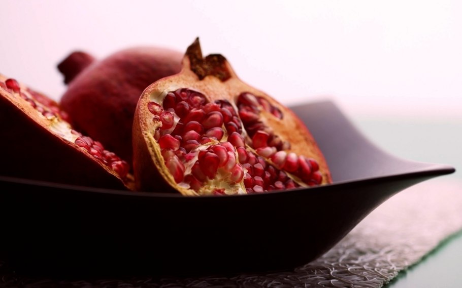 Гранат макро