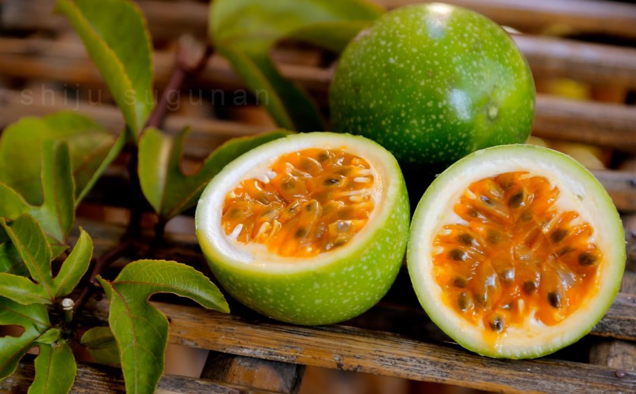 Экзотические фрукты маракуйя