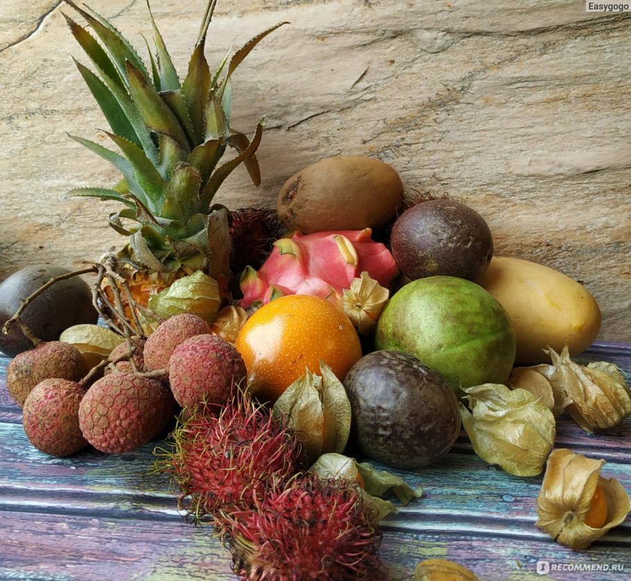 Ассорти из экзотических фруктов