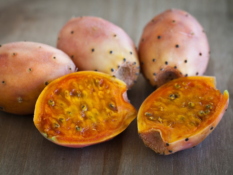 Колючий фрукт фото