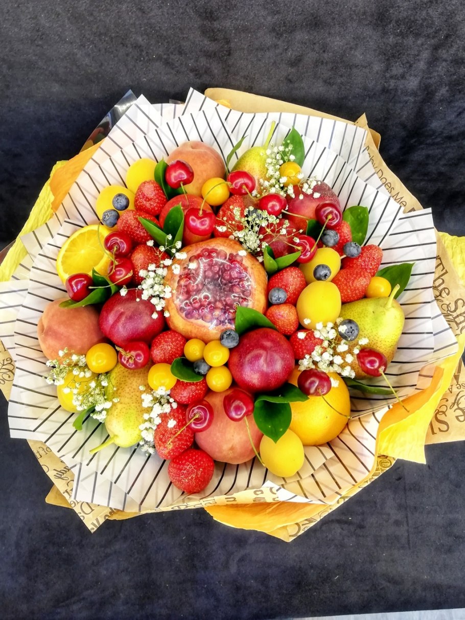 Фруктово конфетный букет