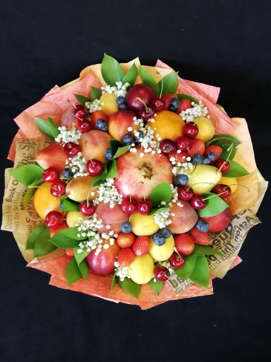 Фруктово конфетный букет