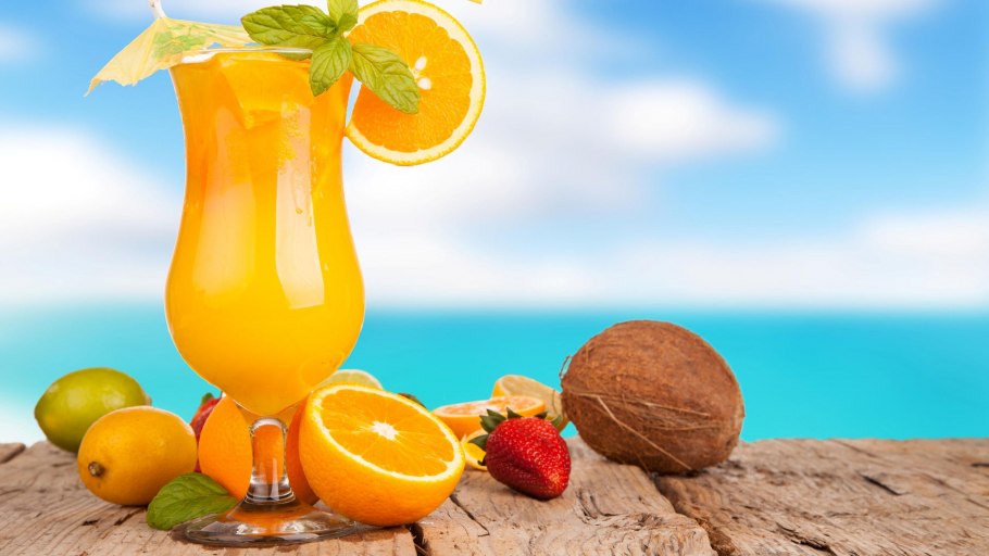 Летняя тарелка с фруктами