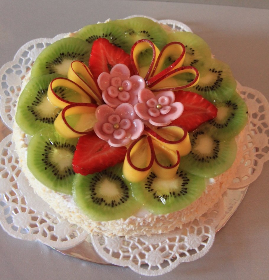 Украшение торт а фрутками