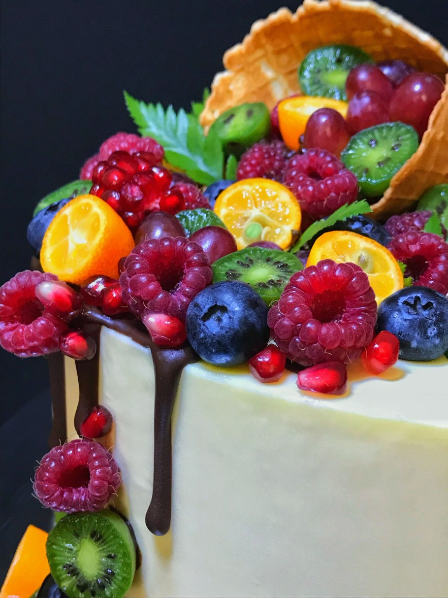Торт фрукты
