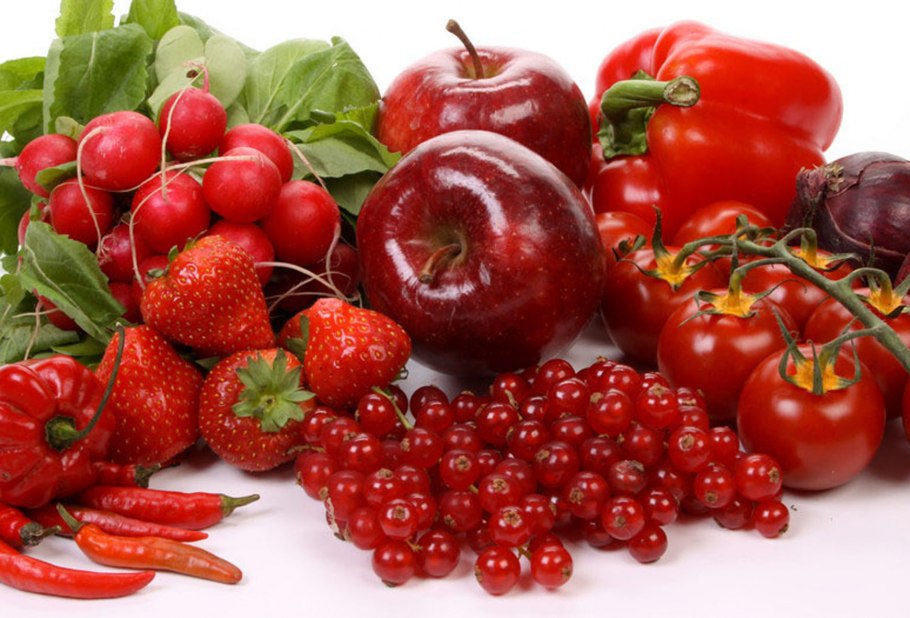 Красные фрукты