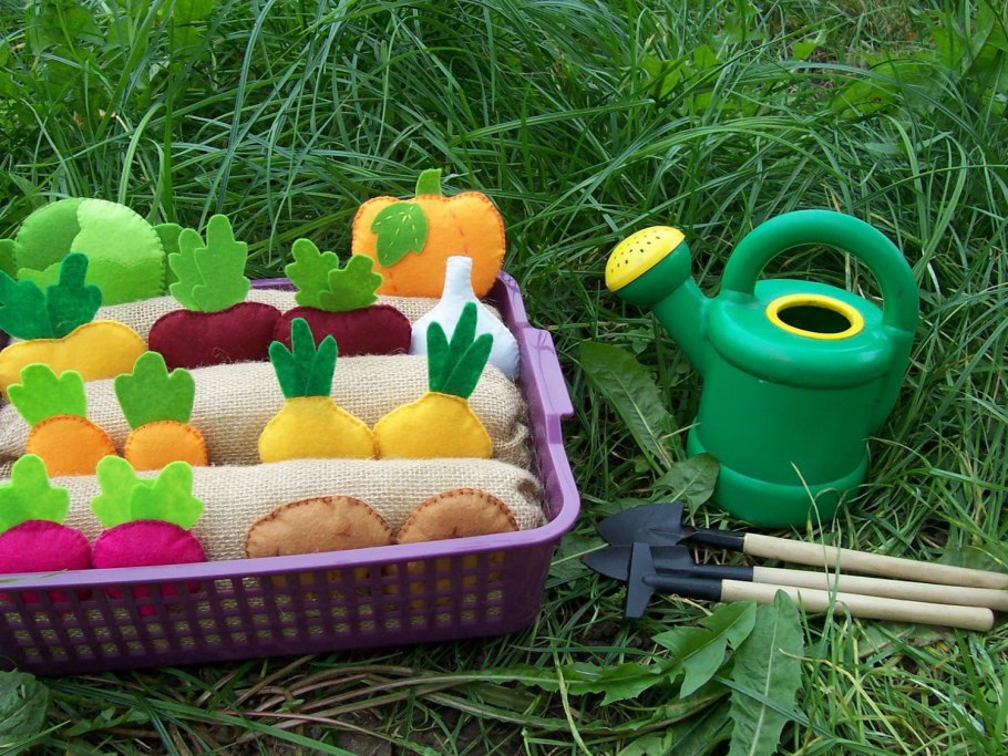 Игрушка огород