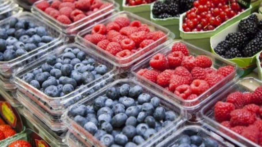 Ягоды на прилавке