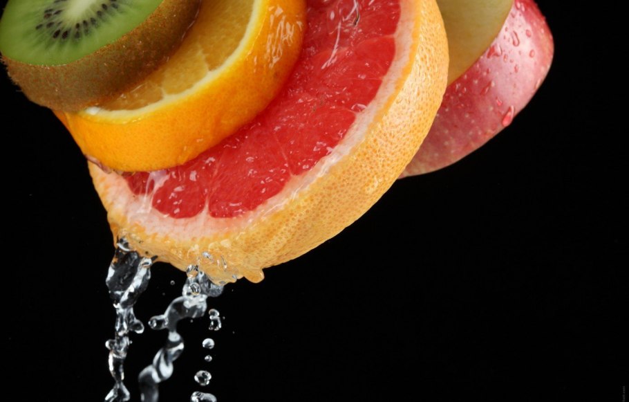Сочные фрукты брызги