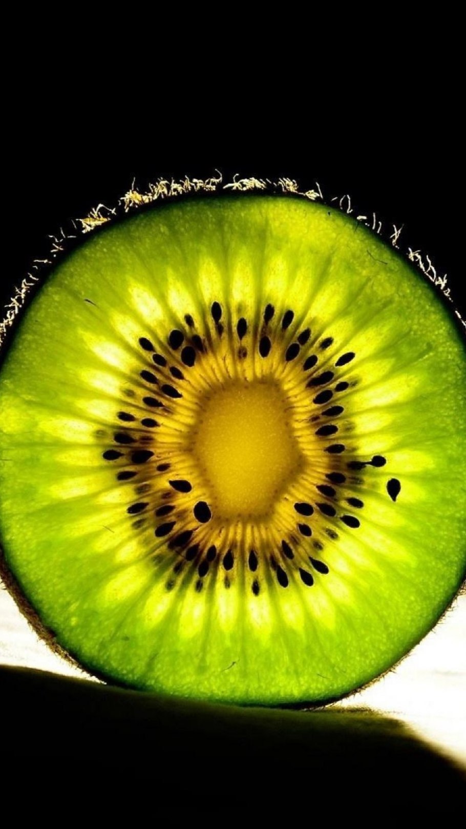 Красивые яркие фрукты