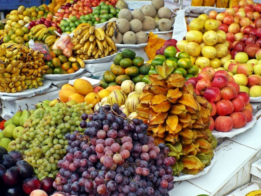 Фрукты в Грузии в октябре