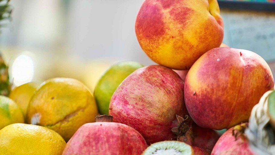 Фрукты Крыма в августе