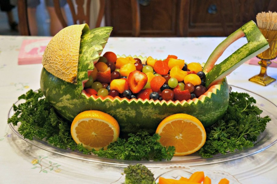 Корзинка из дыни