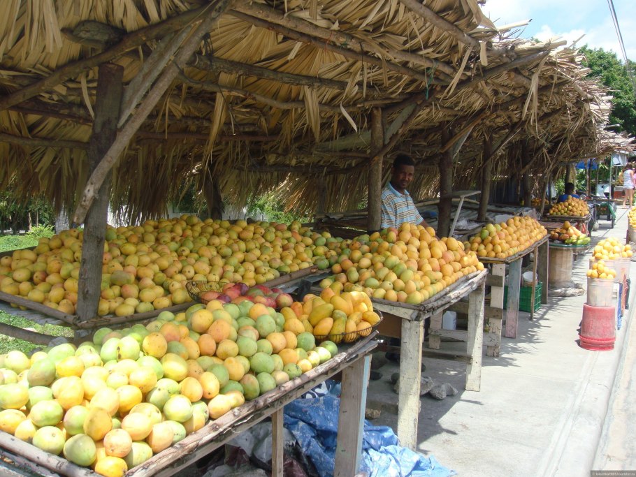 Фрукты на рынке