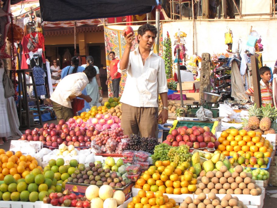 Высокие груды овощей