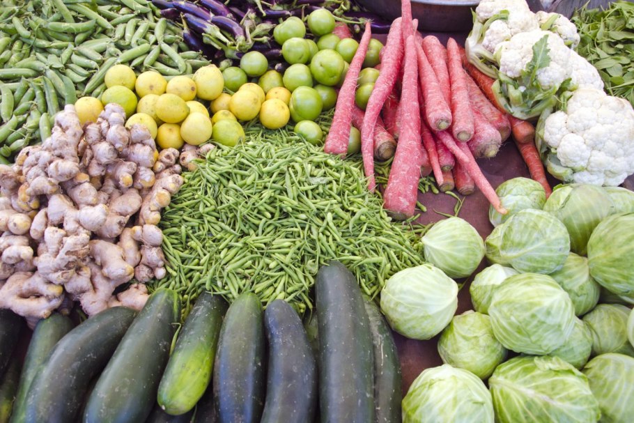 Индийская продавщица на рынке