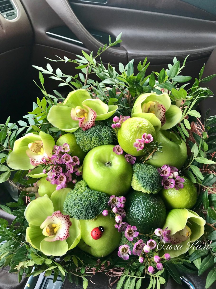 Букет из фруктов оригинальный