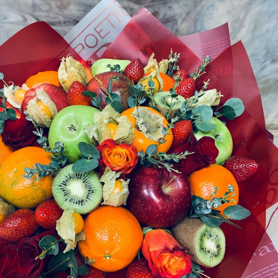 Фруктово-цветочный букет