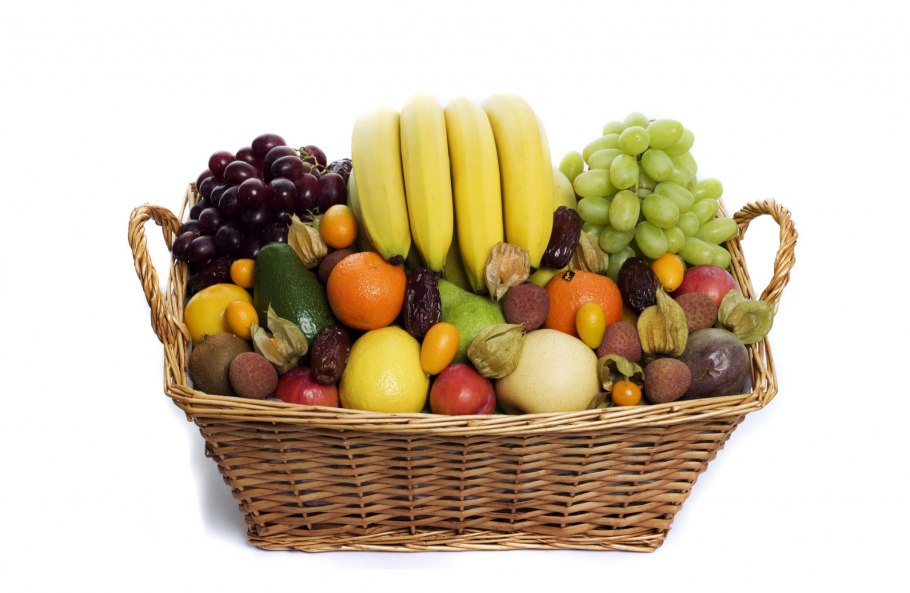 Корзина с экзотическими фруктами