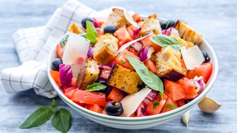 Тосканский салат Панцанелла