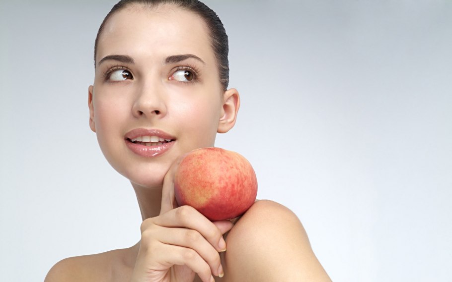 Фрукты с лицами