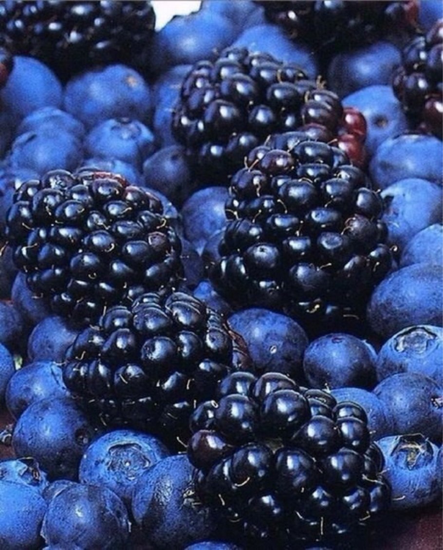 Синий фрукт